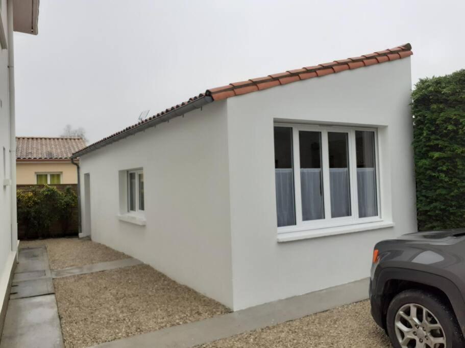 Mini Loft Apartment Saintes Exterior photo