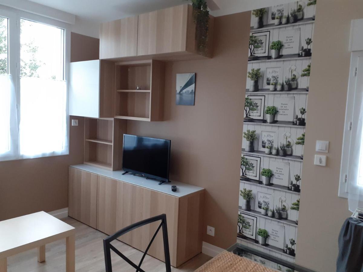 Mini Loft Apartment Saintes Exterior photo
